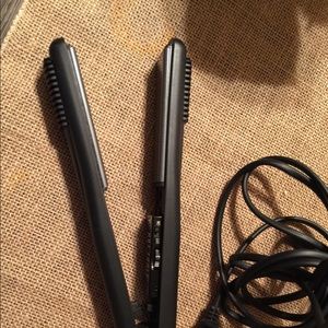Hot Tools Professional Flat Iron NWOT